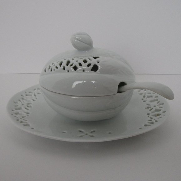 small vintage ceramic lidded sauce tureen - Picture 2 of 6
